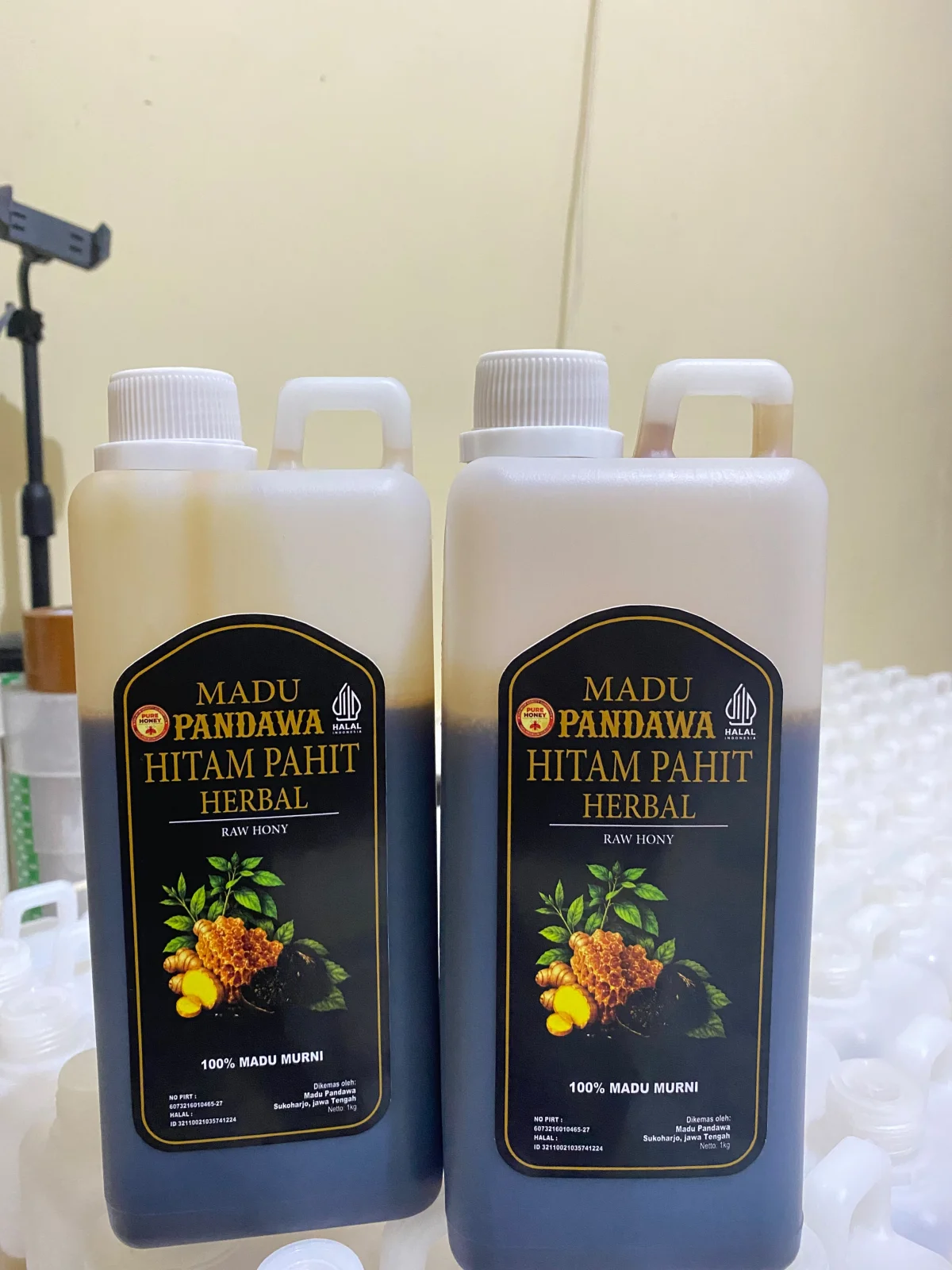 Madu Pandawa Hitam Pahit
